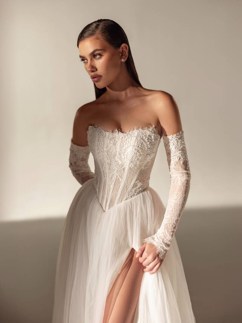 1-LORENCIA-Romantic-Detachable-Sleeve-Wedding-Dress-BallGown-Leg-Slit-Strapless-Neckline-with-Floral-Lace-Appliqué-Bridal-Gown-