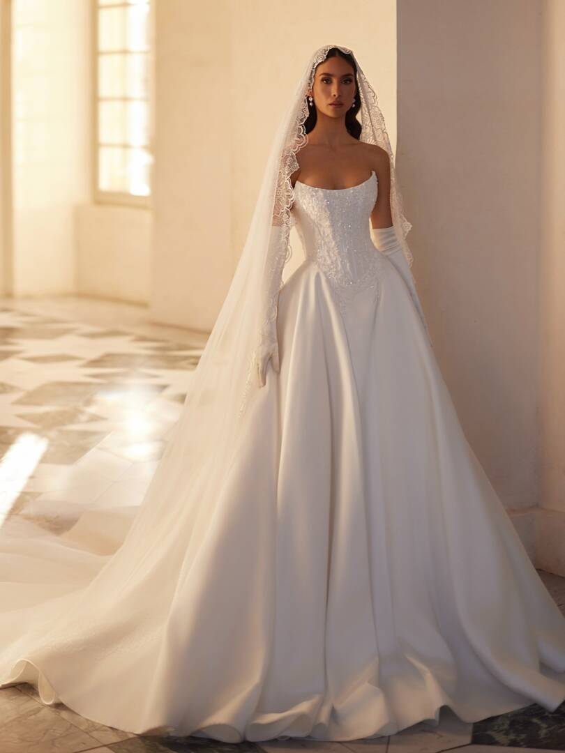 1-elen-romantic-wedding-dress-a-line-chapel-train-straight-neckline-structured-corset-bodice-bridal-gown-dominiss-couture-arcana-dominii-10113204