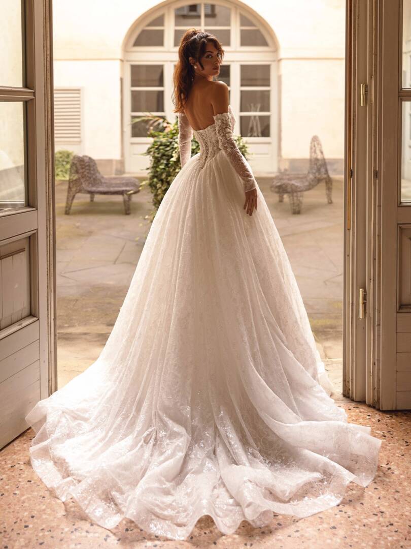 3-Philippa-Romantic-Wedding-Dress-BallGown-Chapel-Bridal-Gown-Sweetheart-YOUR-MAJESTY