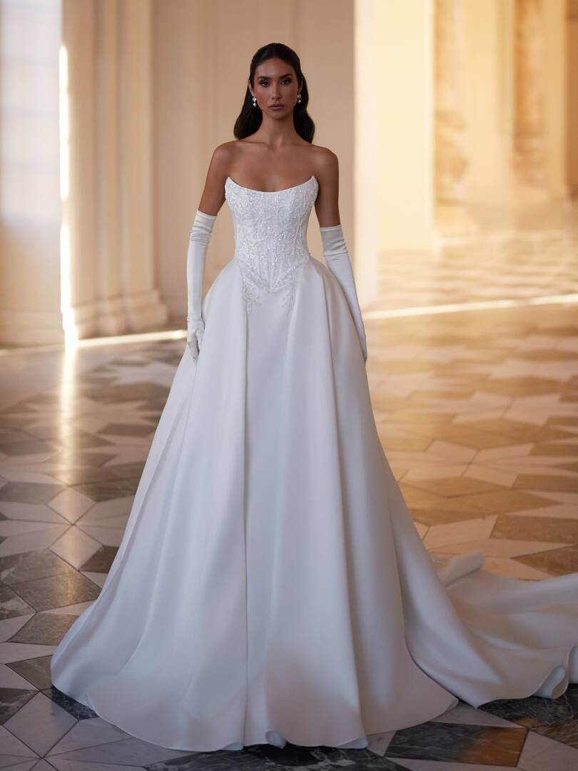 3-elen-romantic-wedding-dress-a-line-chapel-train-straight-neckline-structured-corset-bodice-bridal-gown-dominiss-couture-arcana-dominii-10113204
