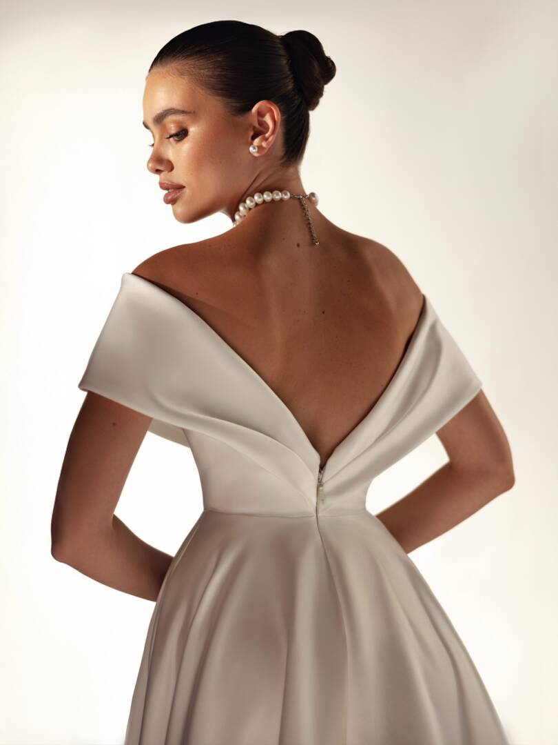 4-XITA-Romantic-Wedding-Dress-A-Line-Court-Train-Off-the-Shoulder-Crossover-Neckline-Bridal-Gown